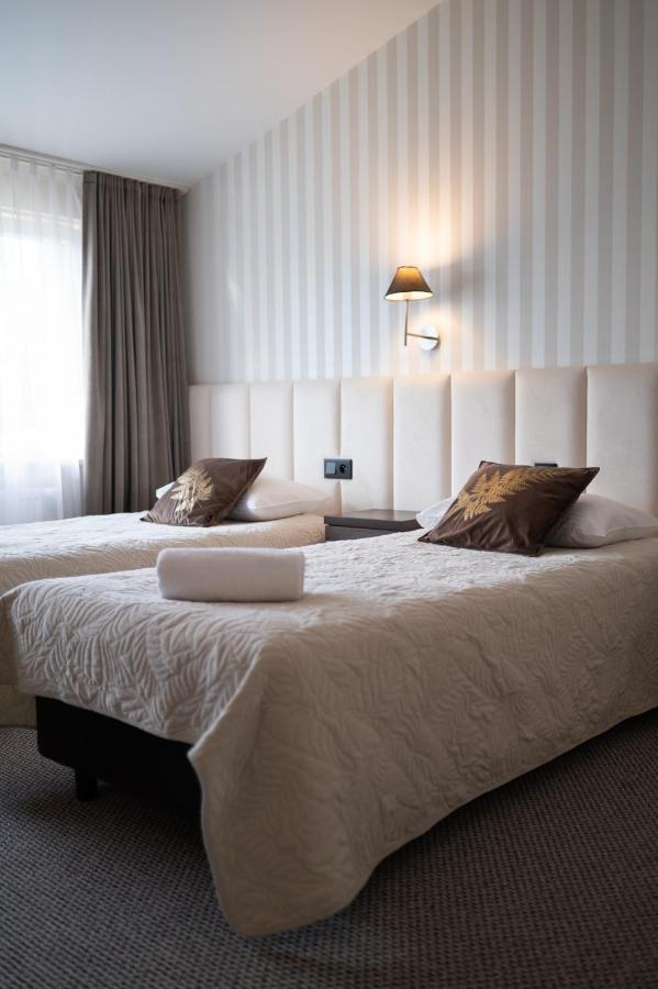 Zloty Staw Bed & Breakfast Borkowo  Bagian luar foto