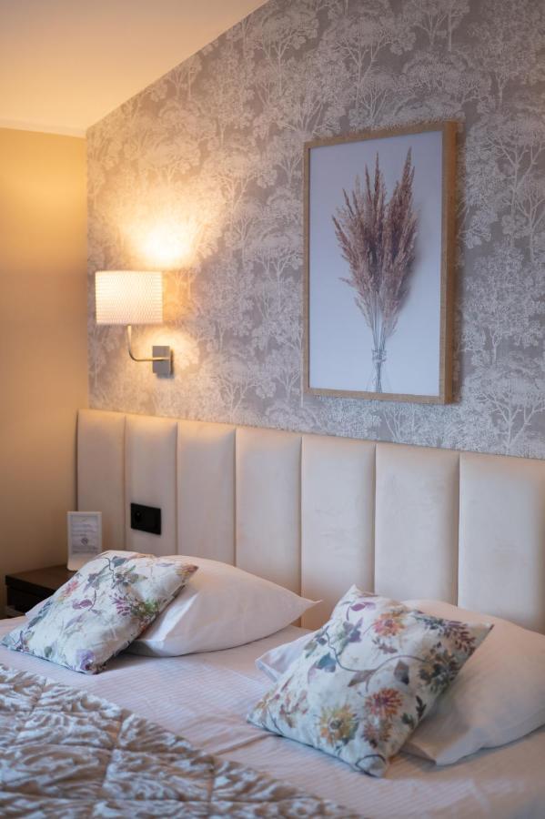 Zloty Staw Bed & Breakfast Borkowo  Bagian luar foto
