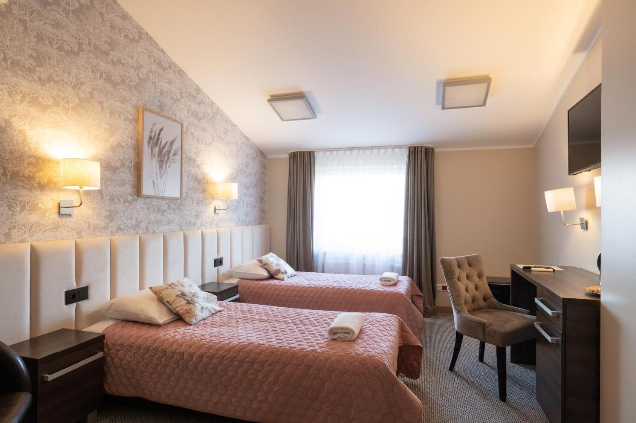 Zloty Staw Bed & Breakfast Borkowo  Bagian luar foto