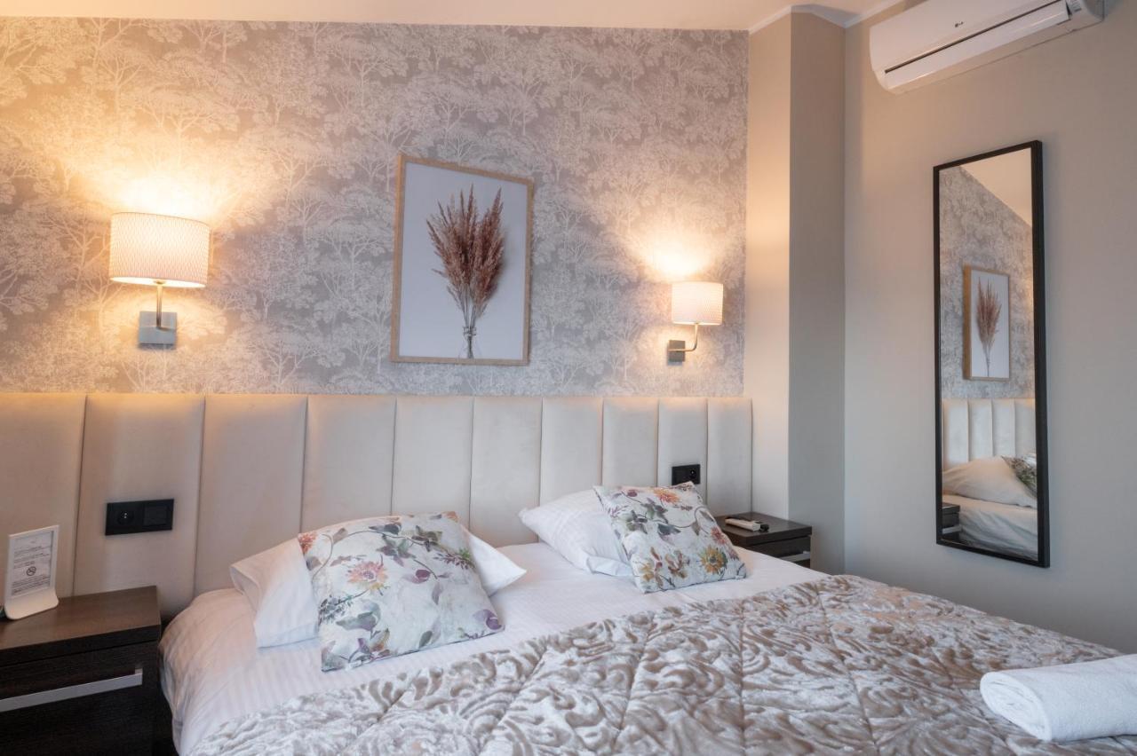 Zloty Staw Bed & Breakfast Borkowo  Bagian luar foto
