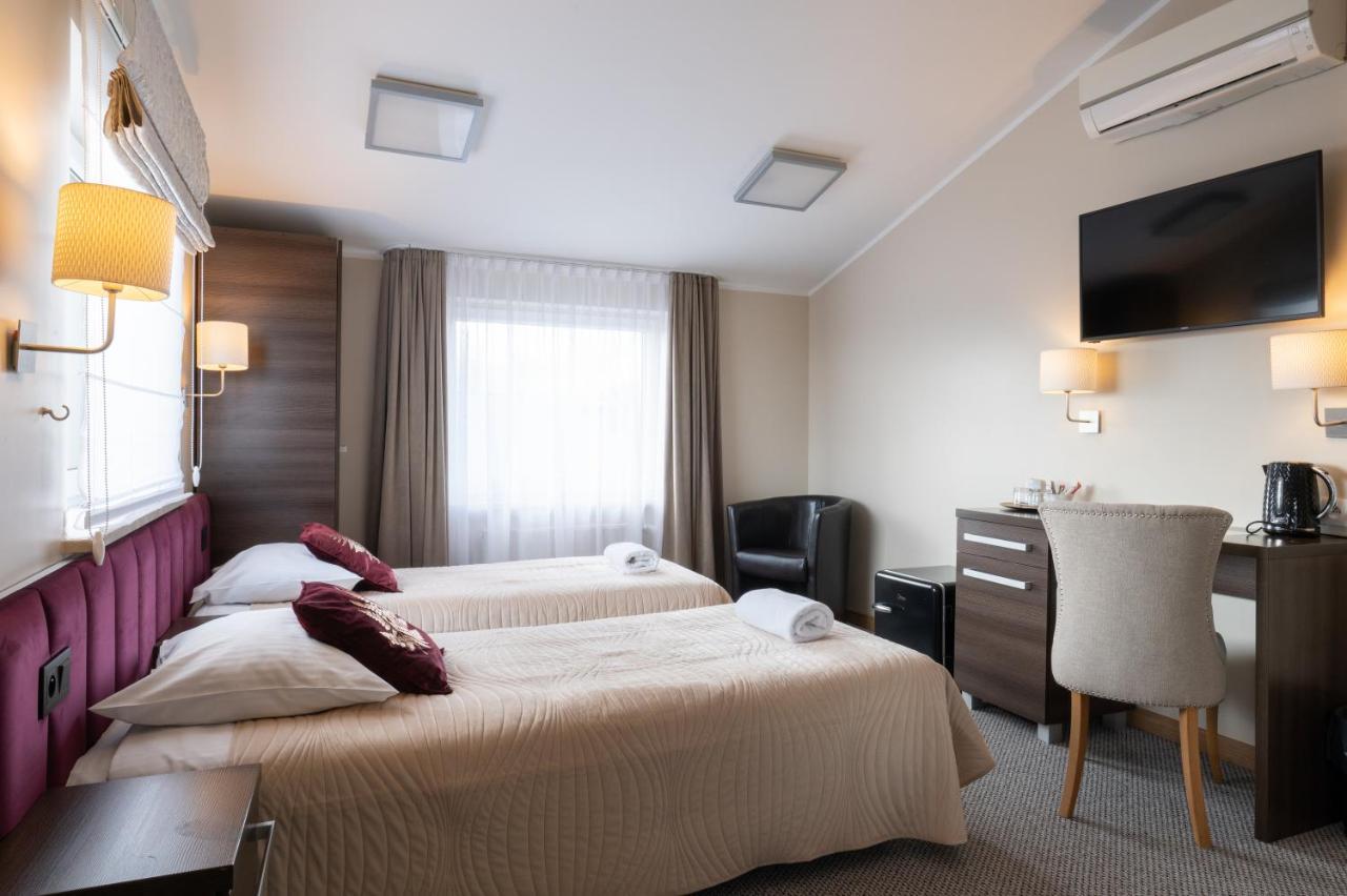 Zloty Staw Bed & Breakfast Borkowo  Bagian luar foto