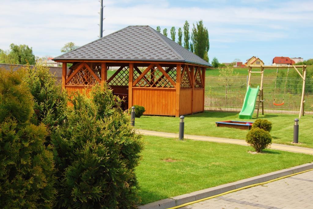 Zloty Staw Bed & Breakfast Borkowo  Bagian luar foto